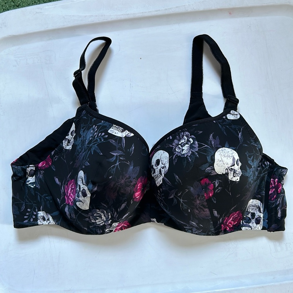 Torrid 360 back smoothing lightly lined full coverage balconette bra size 38C